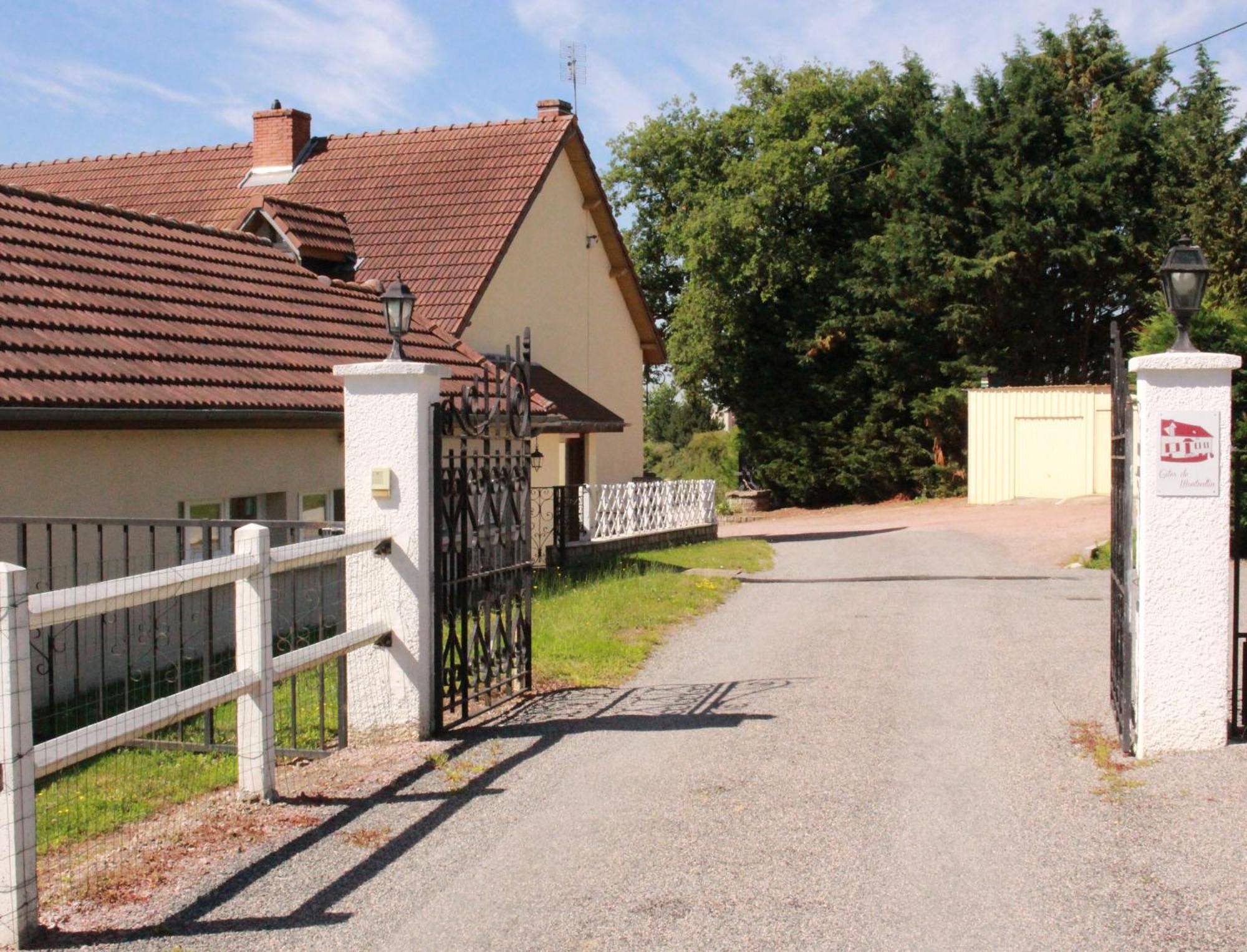 Gites De Montvaltin Le Breuil  Exterior foto